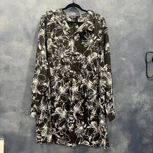 ROMAN´S Black and white blouse size 30w